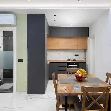 Apartment Lijepo Opremljen U Centru Pule, Blizina Mora