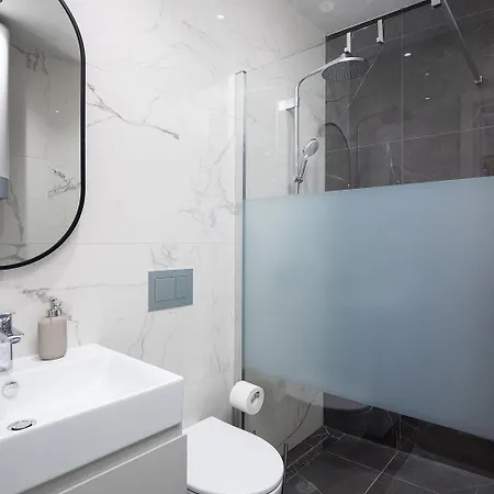Lijepo Opremljen U Centru Pule, Blizina Mora Apartment *