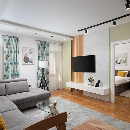 Apartment Lijepo Opremljen U Centru Pule, Blizina Mora *